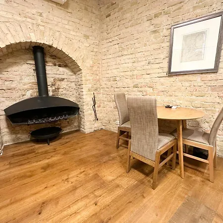 Apartment New Town